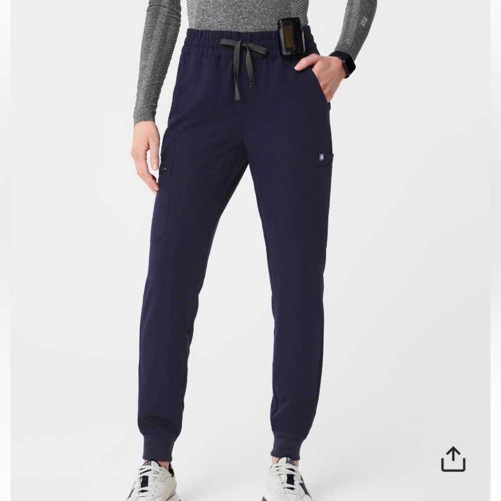 FIGS Uman Relaxed Jogger Pants in Navy